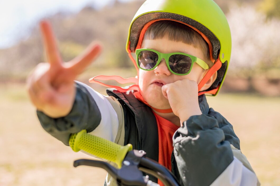 Bezpieczna jazda na hulajnodze – jak wybrać odpowiedni sprzęt ochronny dla dziecka