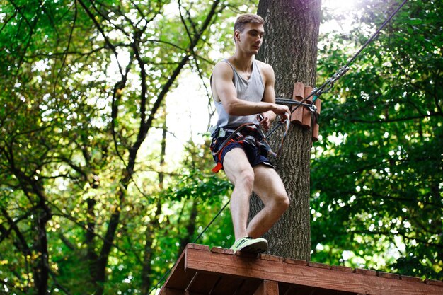 Radość z odkrywania slackline: balans i zabawa na świeżym powietrzu