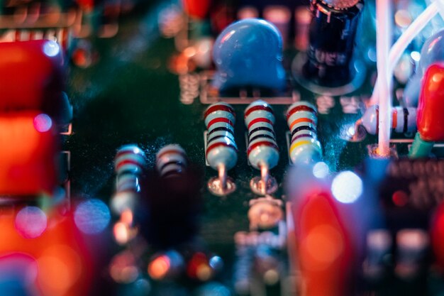 Jak wybrać odpowiedni zasilacz do swojego projektu inżynieryjnego?