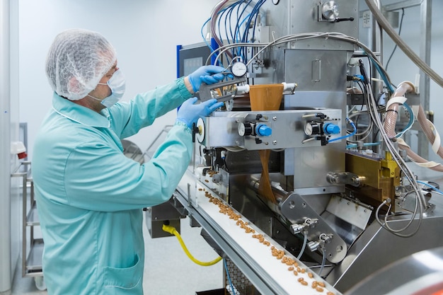 Jak nowoczesne maszyny przemysłowe wpływają na efektywność produkcji w branży mięsnej?